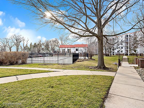 5th image of 450 Plum Creek Dr APT 205