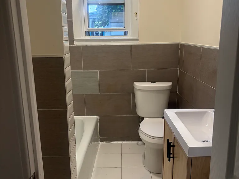 45 Winter Ave #1R — Photo 9
