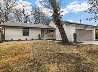 1929 S Oak Grove Ave, Springfield, MO 65804