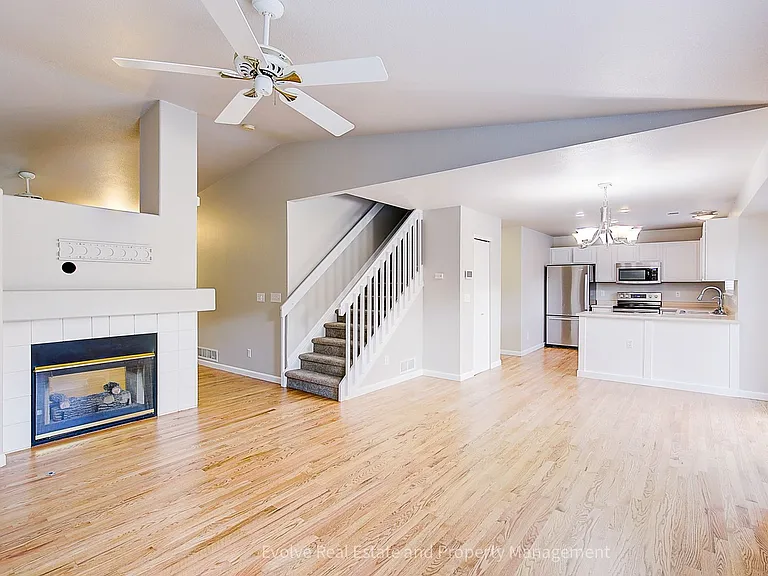 9641 Cove Creek Dr — Photo 7