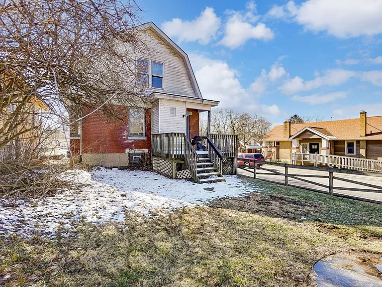 3710 Wieman Ave — Photo 22