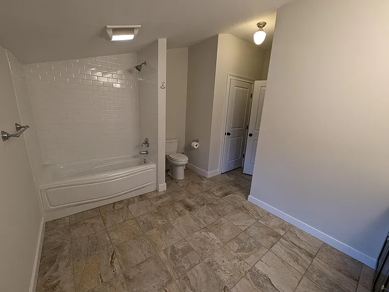 1110 Fairview Ave #6 — Photo 7