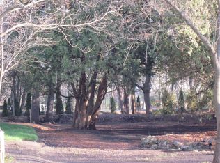 330 Poteet Ave, Inverness, IL 60067