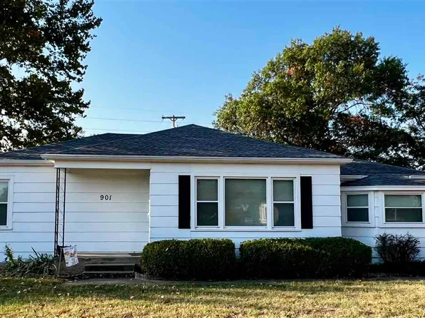901 Rainbow Dr, Blackwell, OK 74631