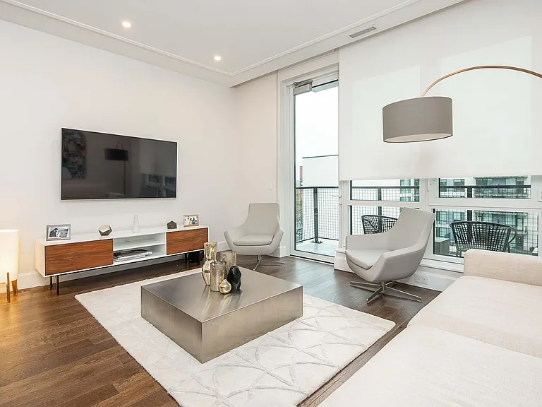 372 9th Luxury Rentals — Photo 50