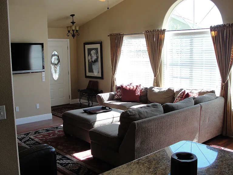 602 Mountain View Dr — Photo 5