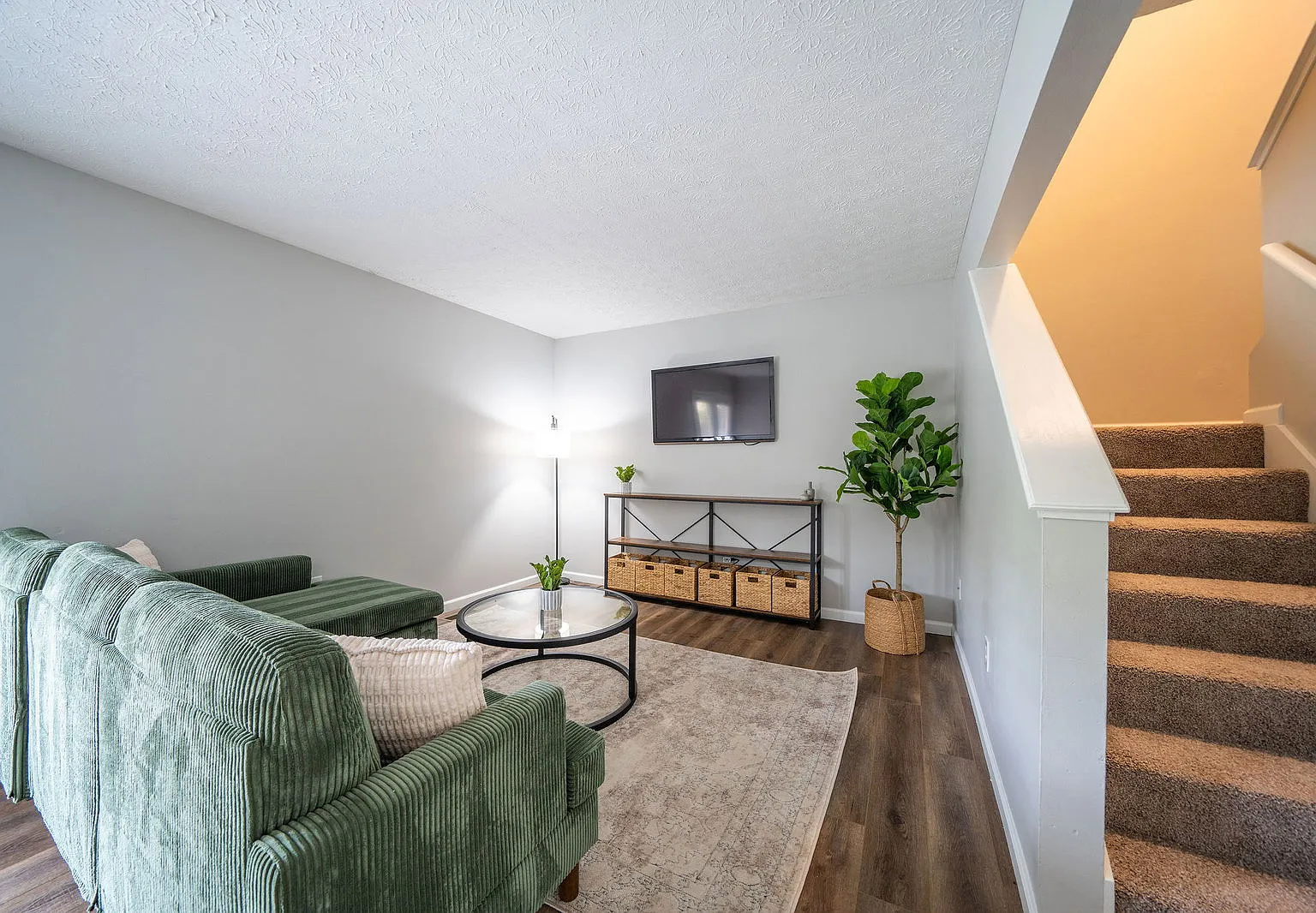 3085-3194 Griggsview Court — Photo 1