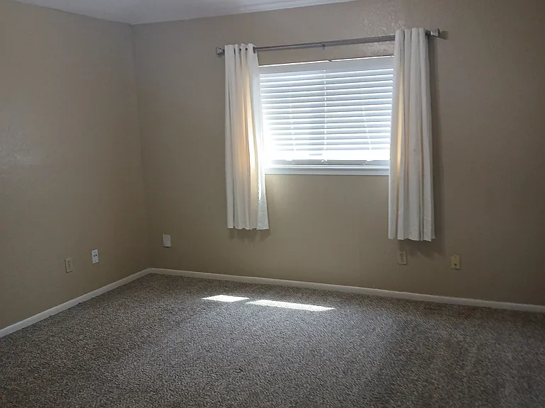 5101 Middlecoff Rd — Photo 20