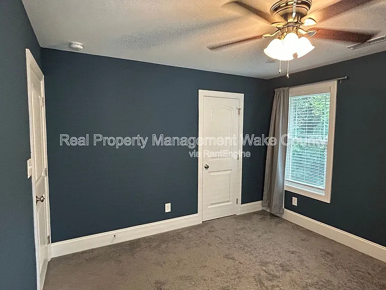 5412 Robbins Dr — Photo 35