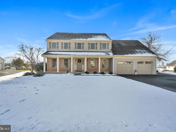 57 Brookfield Dr, Elizabethtown, PA 17022
