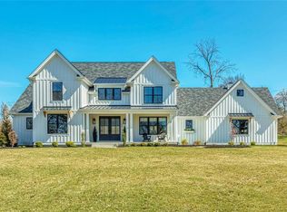 100 Ladue Meadows Ln, Saint Louis, MO 63141