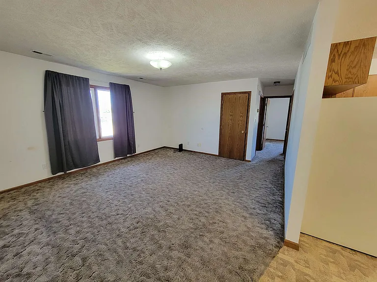 1620 E G St #6 — Photo 3