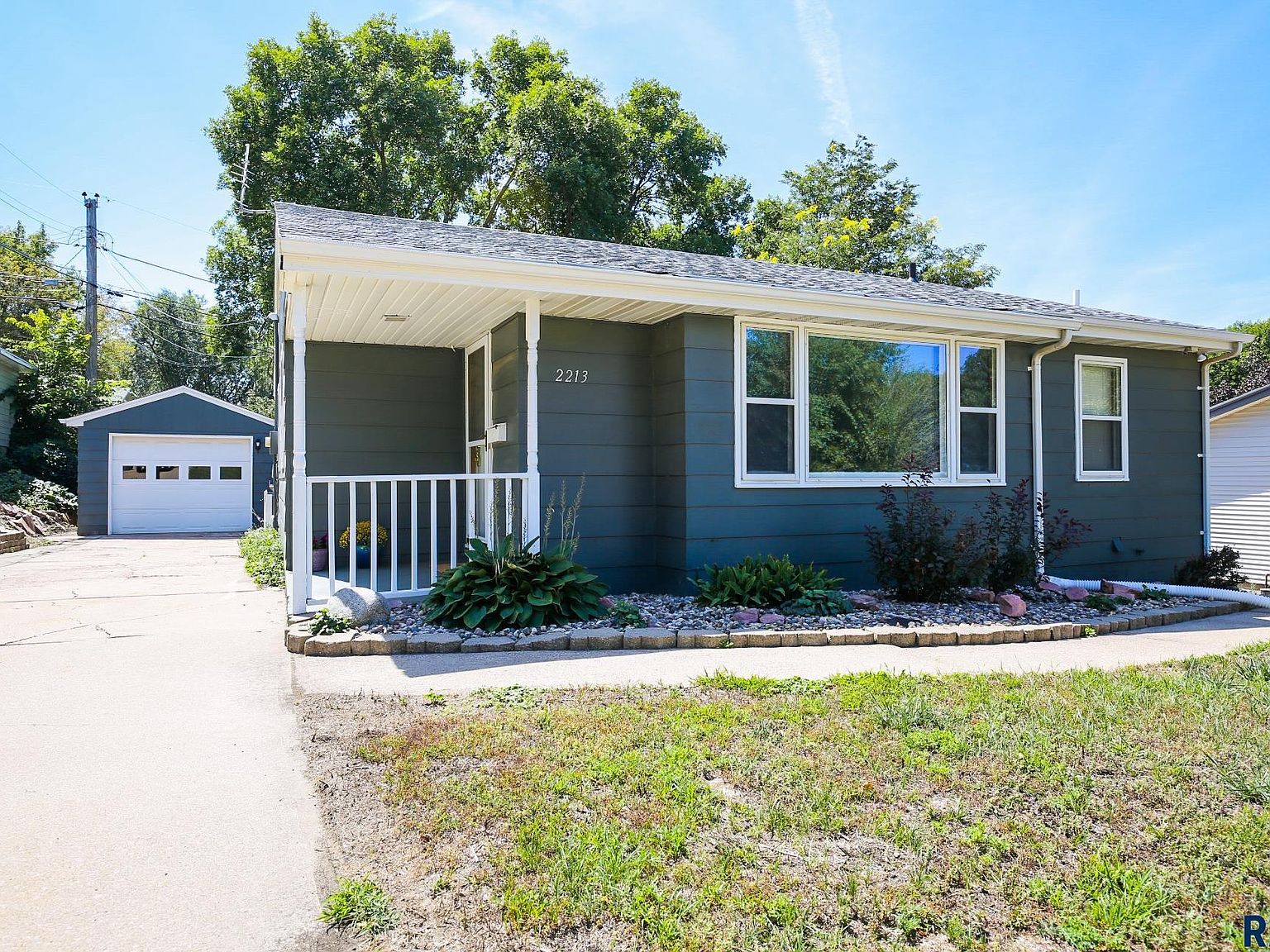 2213 E 18th St, Sioux Falls, SD 57103 MLS 22305392 Zillow