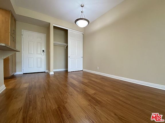 4th image of 1056 Frederick St