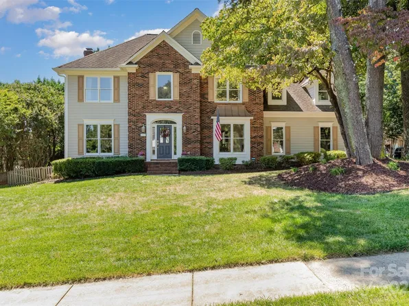 9008 Tartan Ridge Dr, Huntersville, NC 28078