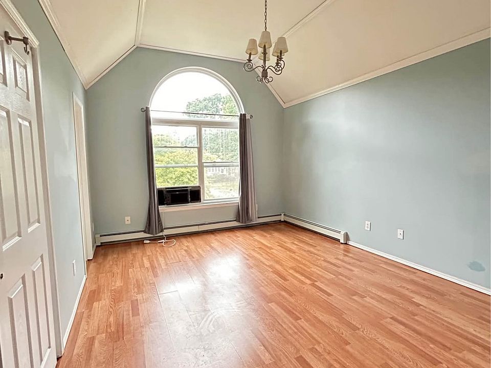 1 room for rent only