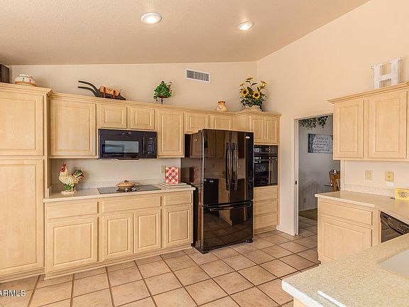 4th image of 8215 E MONTEREY Avenue