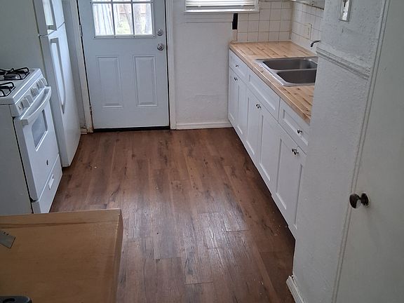 4th image of 108 E Rogers St