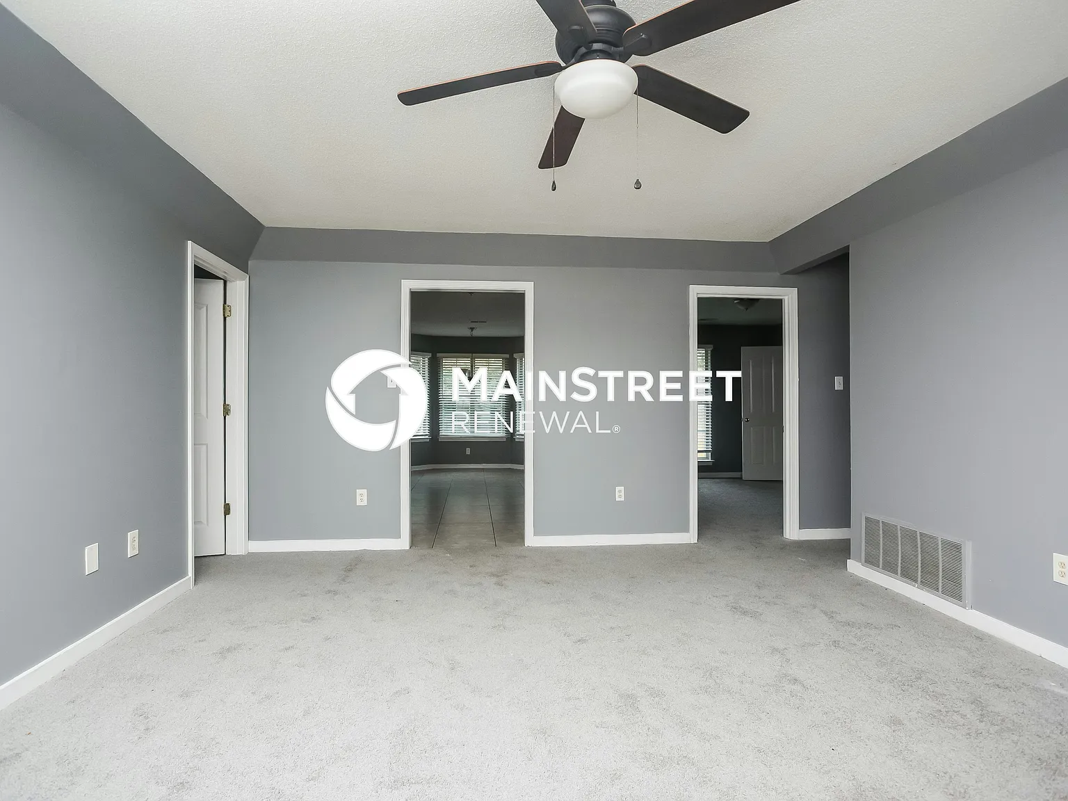 7084 Windsor Dr — Photo 3