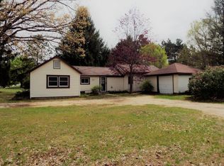 46 E Barton St, Newaygo, MI