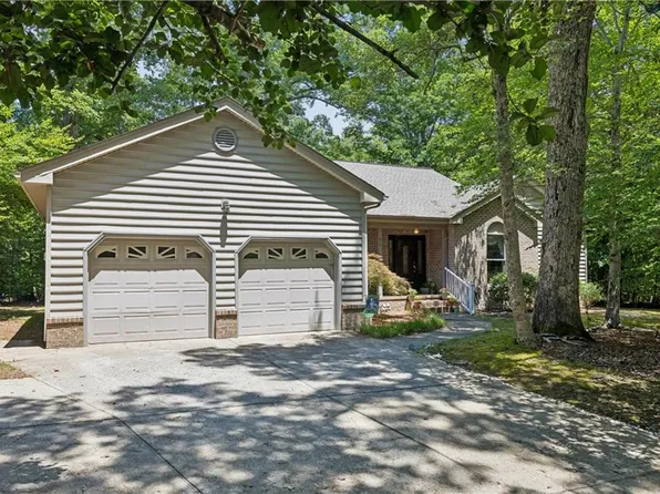 99 Oxford Rd, Williamsburg, VA 23185