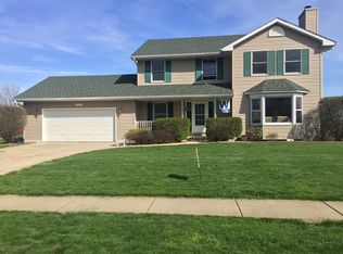 8200 Stirrup Ln, Springfield, IL 62712