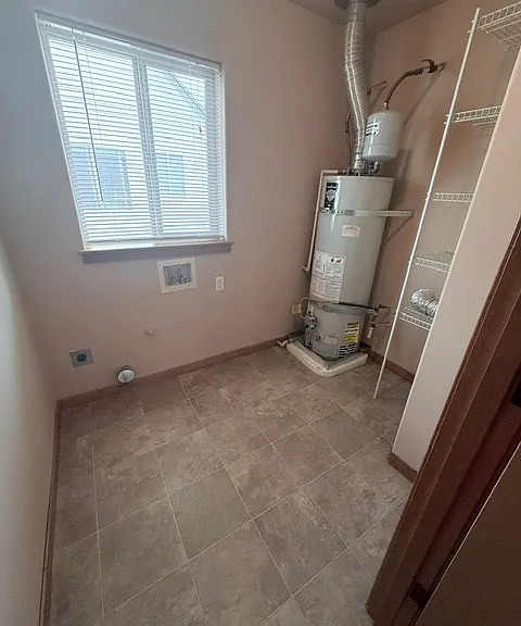 518 NE 85th Cir — Photo 23