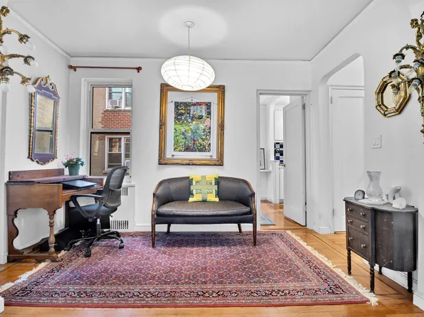 30 Bogardus Place 2B image 2 of 19