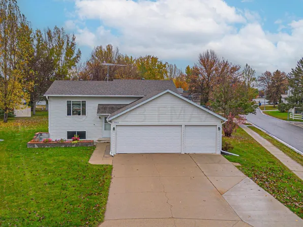 5403 20th St S, Fargo, ND 58104