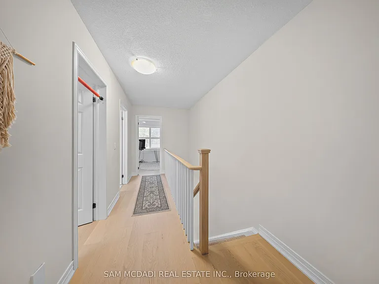 95 Kerr St W #2 — Photo 23