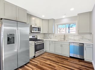 1332 S Bianco Villa Dr, Lockport, IL 60441