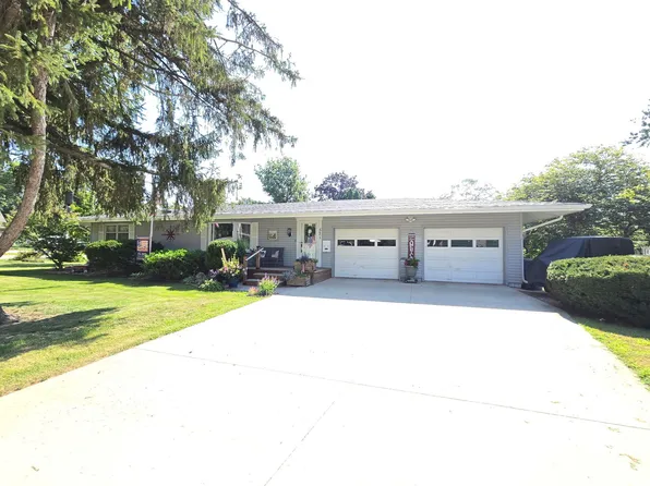 521 NW 1st Ave, Galva, IL 61434