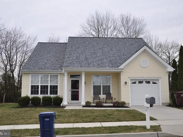 39 Meadowview Dr, Woodstown, NJ 08098