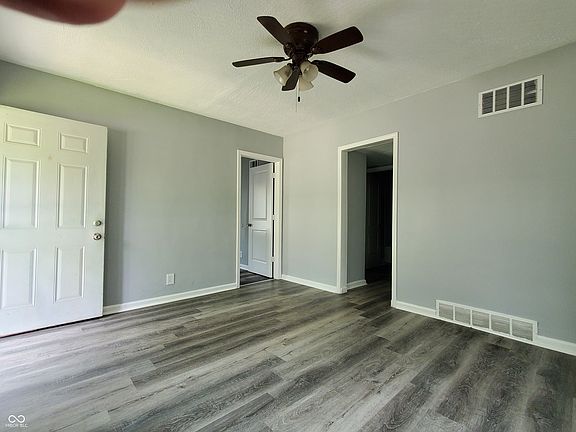 2nd image of 3290 Ralston Ave