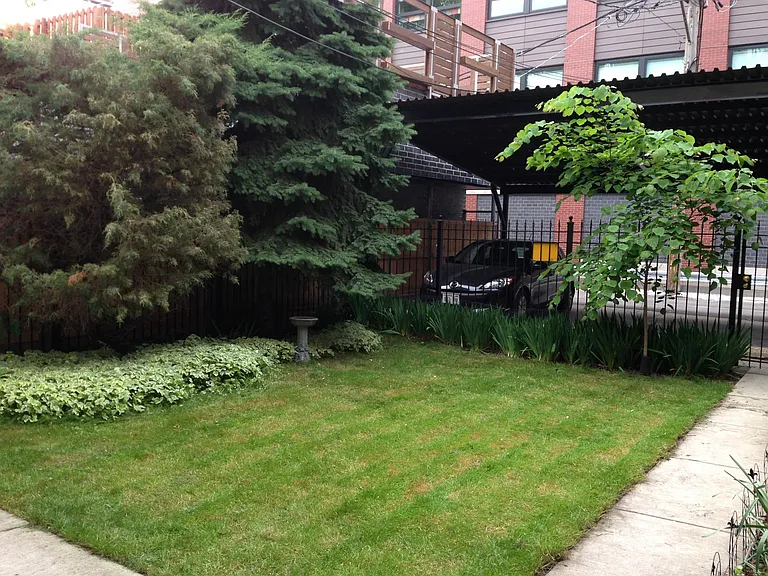 Serene and peaceful backyard to enjoy nature.