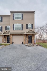 988 Gregs Dr, Harrisburg, PA, 17111