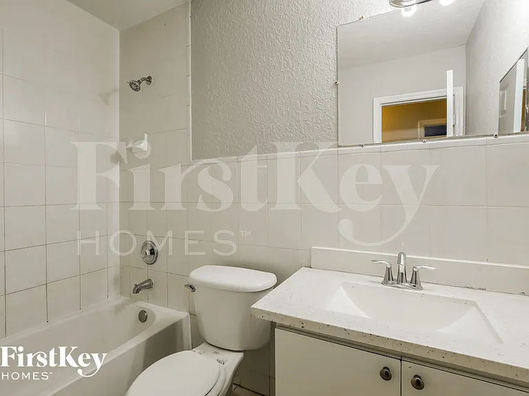 19420 NW 32nd Ave — Photo 11