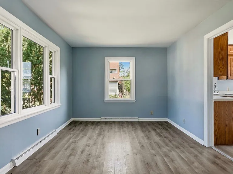 2020 Thorne Pl — Photo 3