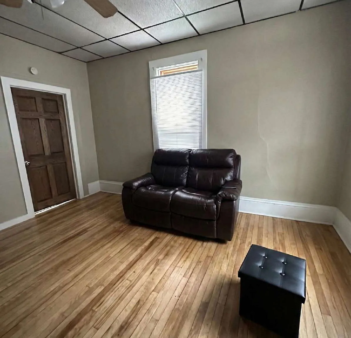 3 bed, 1.0 bath, 1008 sqft, $495 — Photo 3