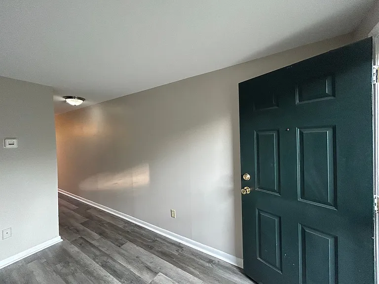 Coventry Court Townhomes — Photo 34
