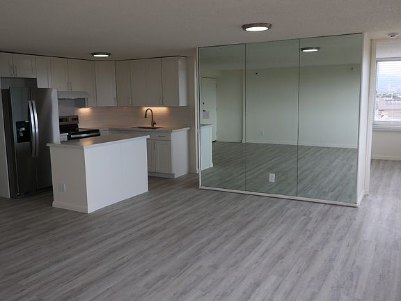 Large open and bright living room and kitchen