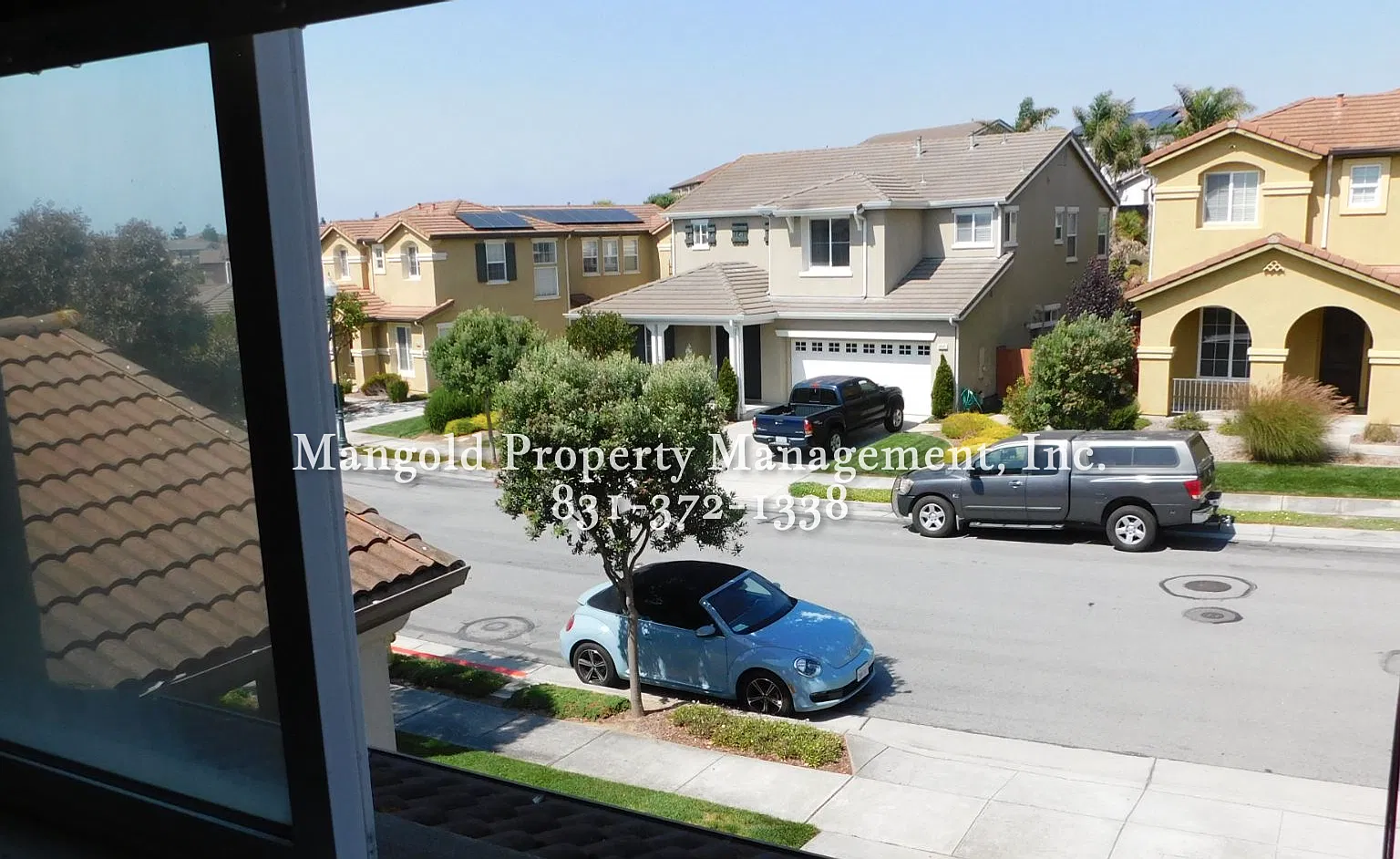 Spacious Two-Story Home with Fenced Yard & Attached Garage — Photo 4
