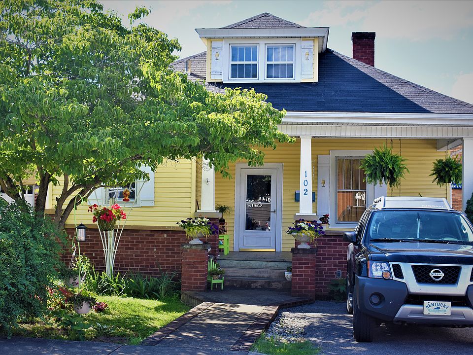 1st image of 102 W Graham St
