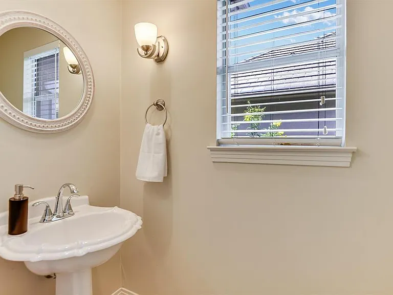 4545 Golf Vista Dr — Photo 16