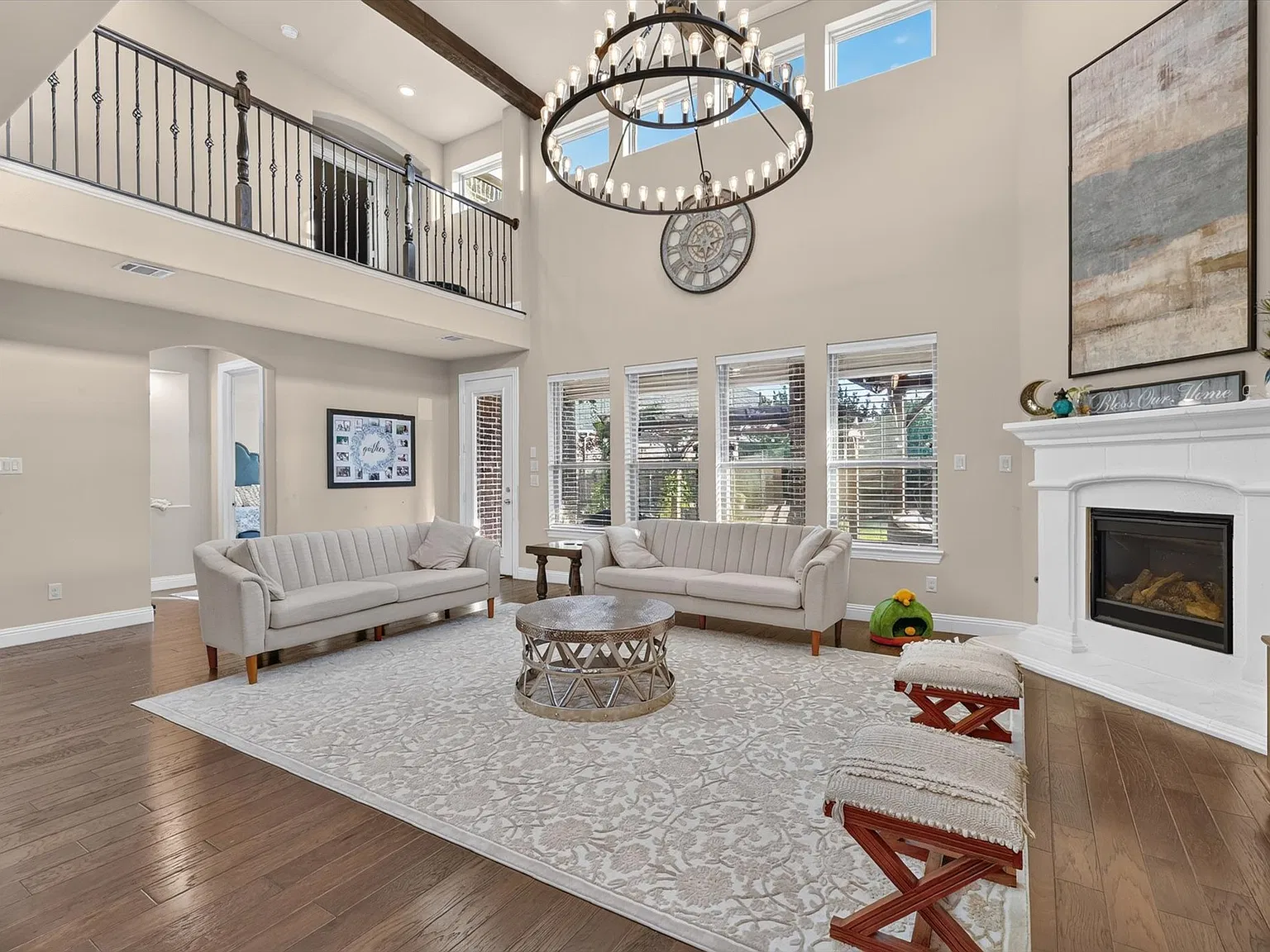 4 bed, 4058 sqft, $4,190 — Photo 1