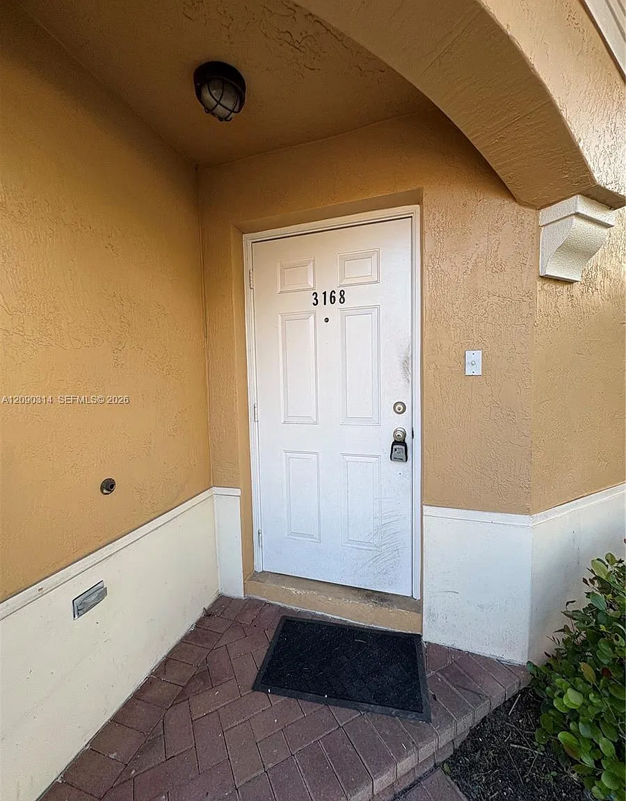 Melrose Point Condo — Photo 4