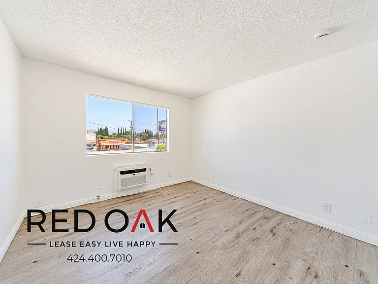 8614 Woodley Ave #315 — Photo 12