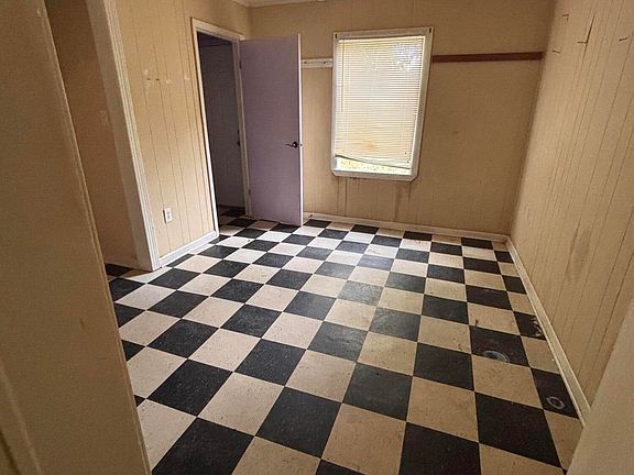 4th image of 1912 Williams Drive