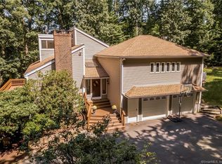 90 Brookridge Dr, Avon, CT 06001