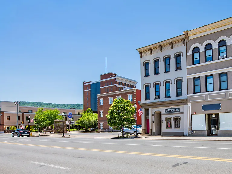 325 Market St — Photo 15